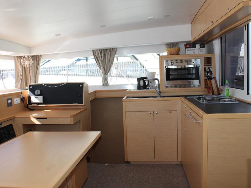 Book yachts online - catamaran - Lagoon 400 S2 - NN - rent