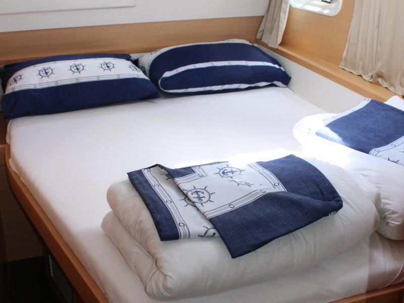 Book yachts online - catamaran - Lagoon 400 S2 - NN - rent