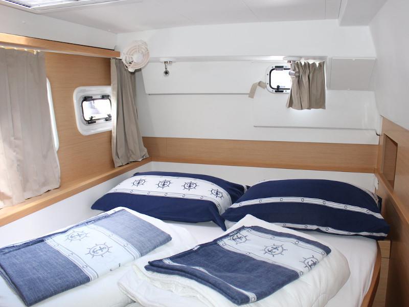 Book yachts online - catamaran - Lagoon 400 S2 - NN - rent