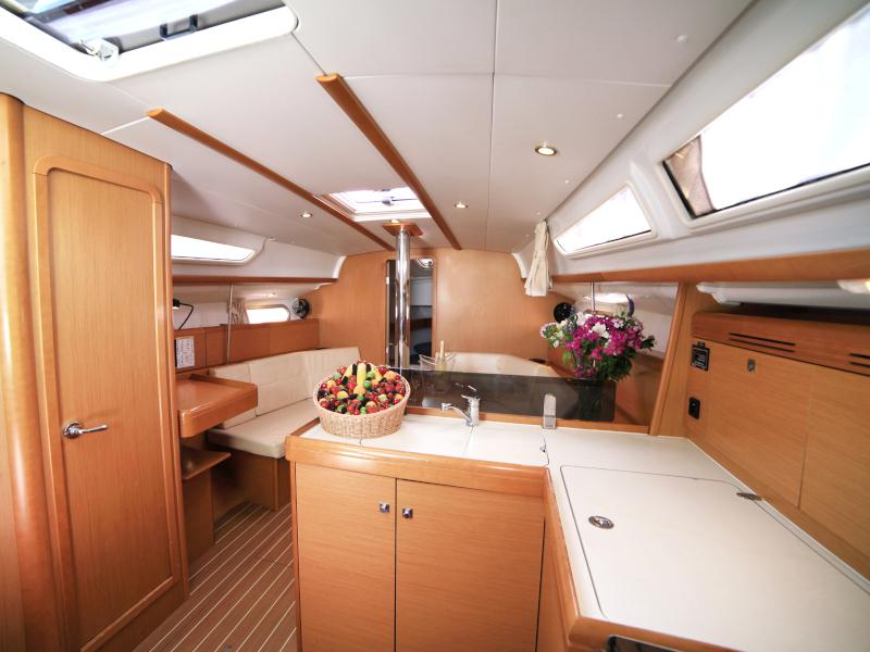 Book yachts online - sailboat - Sun Odyssey 36i - Sail Mira - rent