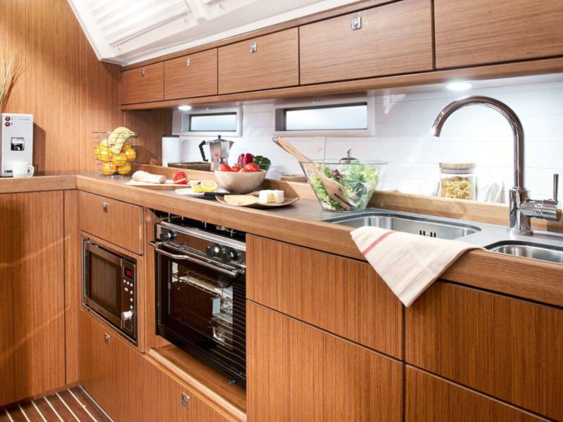 Book yachts online - sailboat - Bavaria Cruiser 46 - Sail Vega - rent