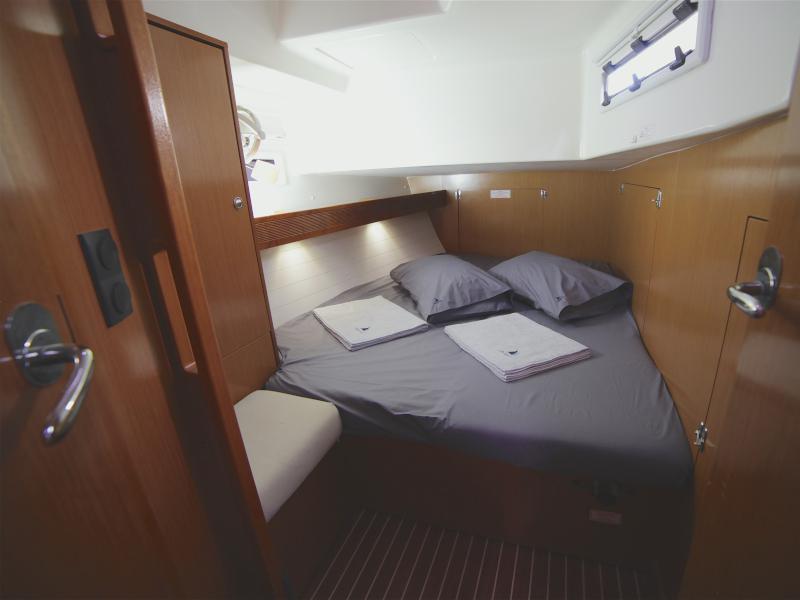Book yachts online - sailboat - Bavaria Cruiser 45 - Sail Bravo - rent