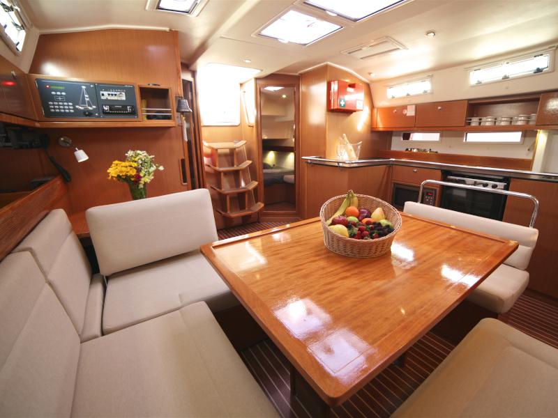 Book yachts online - sailboat - Bavaria Cruiser 45 - Sail Bravo - rent