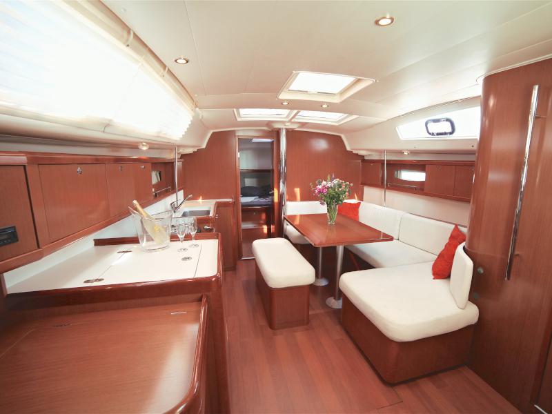 Book yachts online - sailboat - Oceanis 40 - Sail Alpha - rent