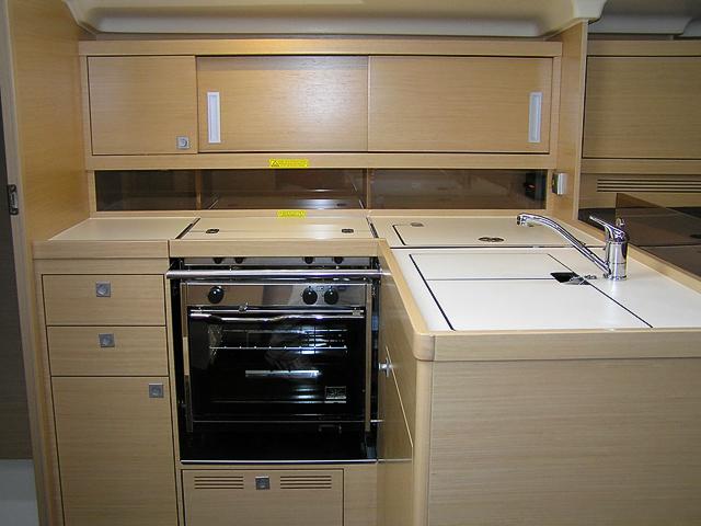 Book yachts online - sailboat - Elan 350 - Kiki - rent