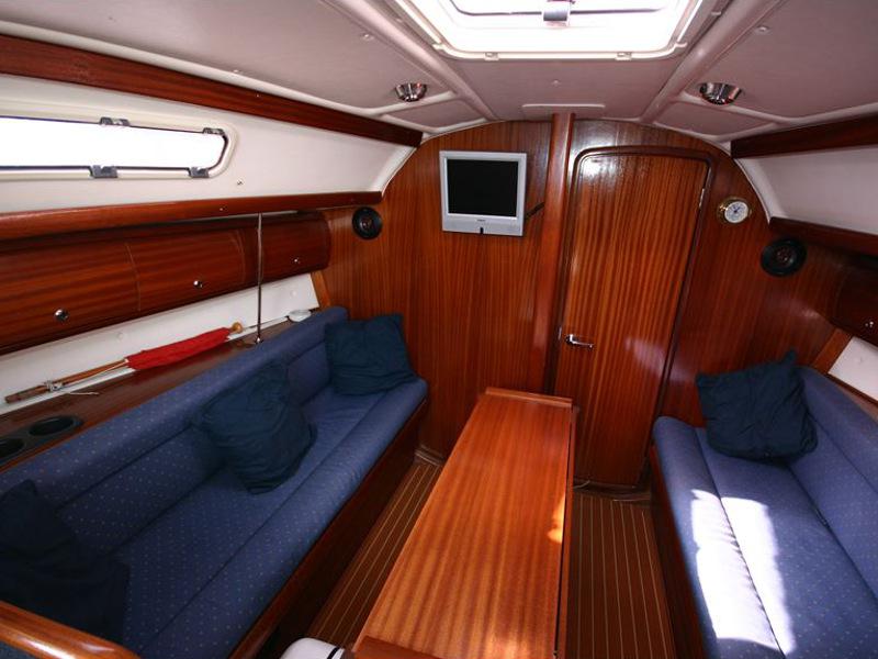 Book yachts online - sailboat - Bavaria 32 - Elizabet - rent