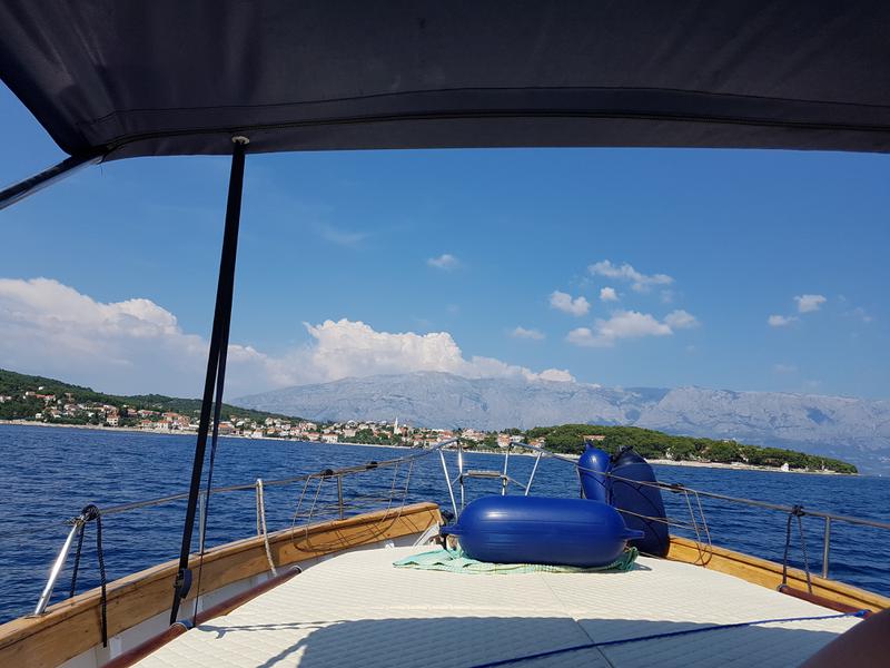 Book yachts online - motorboat - Leut - Vagabundo - rent