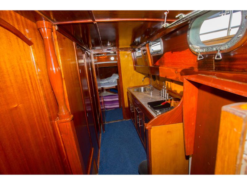 Book yachts online - motorboat - Leut - Vagabundo - rent