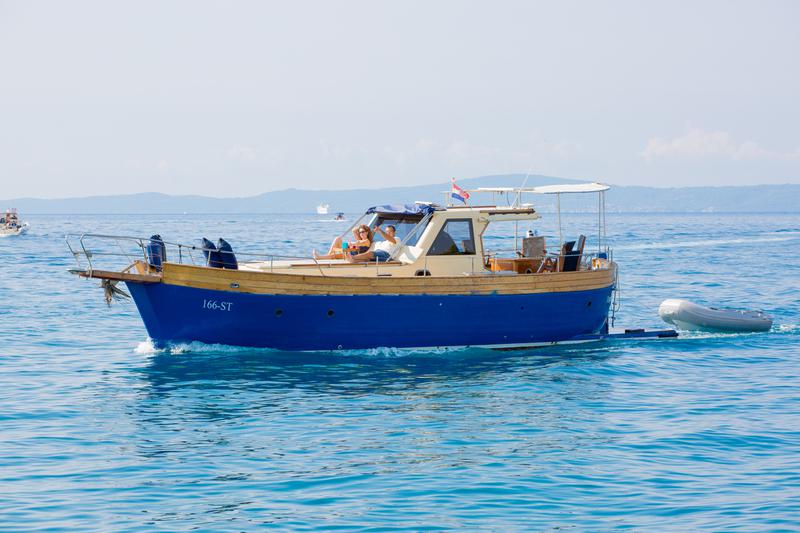 Book yachts online - motorboat - Leut - Vagabundo - rent