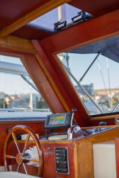 Book yachts online - motorboat - Leut - Vagabundo - rent
