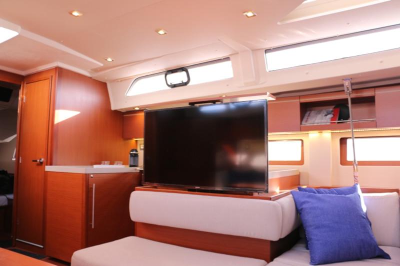 Book yachts online - sailboat - Oceanis 51.1 First Line - Pisces - rent