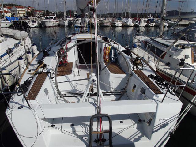 Book yachts online - sailboat - First 35 - Virgo - rent