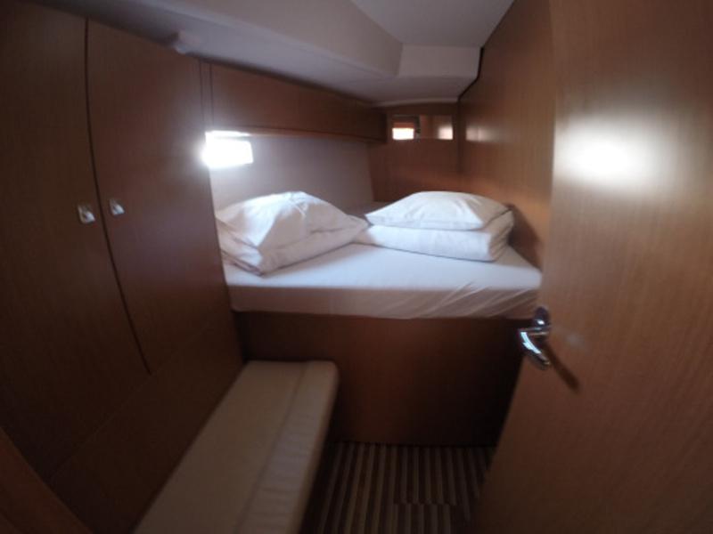 Book yachts online - sailboat - Bavaria Cruiser 46 - Dafne - rent