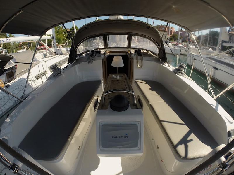 Book yachts online - sailboat - Bavaria Cruiser 41 - Euterpe - rent