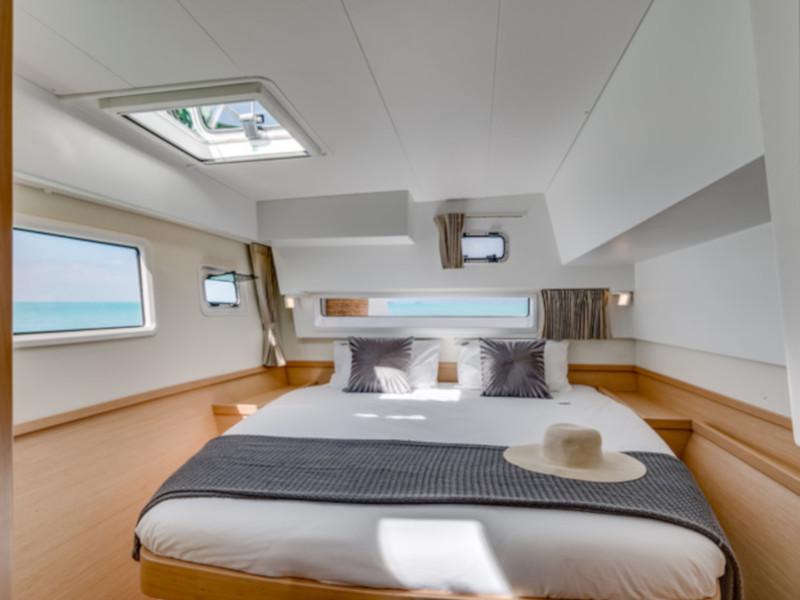 Book yachts online - catamaran - Lagoon 42 - GRAND DELUXE II - rent