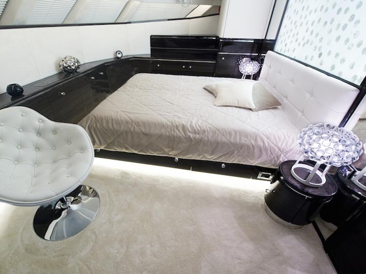 Book yachts online - powercatamaran - Sunreef 70 Power - CLOUDS - rent