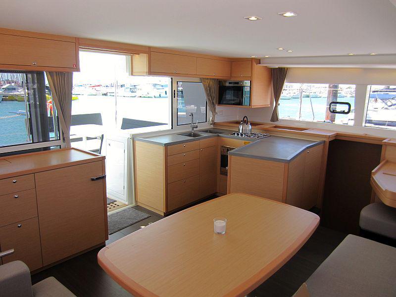 Book yachts online - catamaran - Lagoon 450 S - Anabella - rent