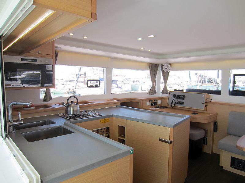 Book yachts online - catamaran - Lagoon 450 S - Anabella - rent