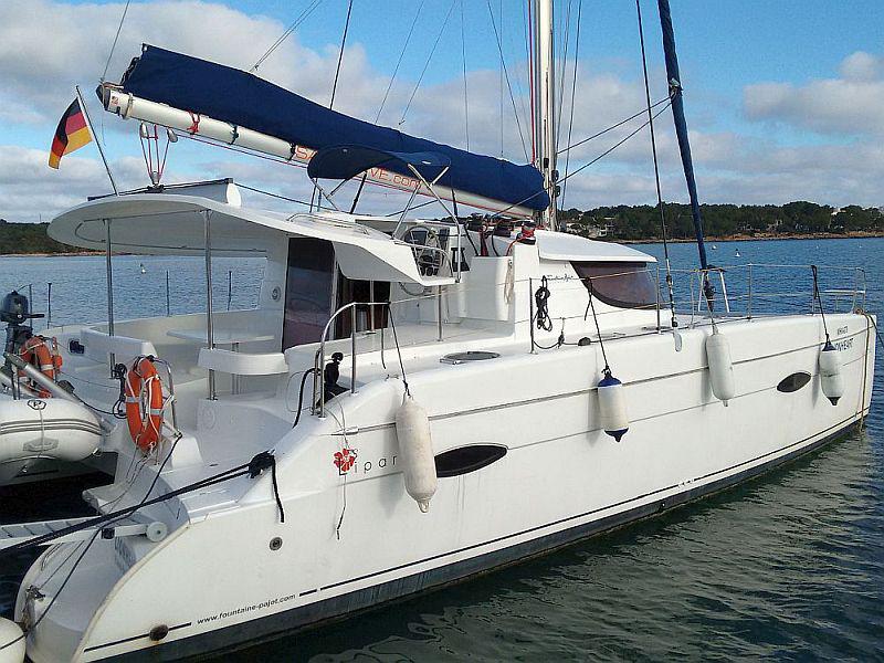 Book yachts online - catamaran - Lipari 41 - Lionheart - rent