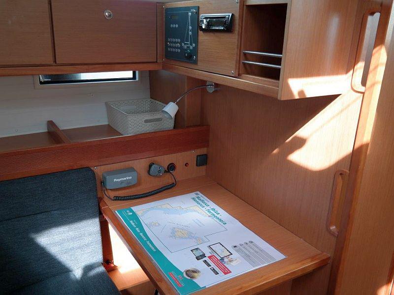 Book yachts online - sailboat - Bavaria Cruiser 45 - Alena - rent