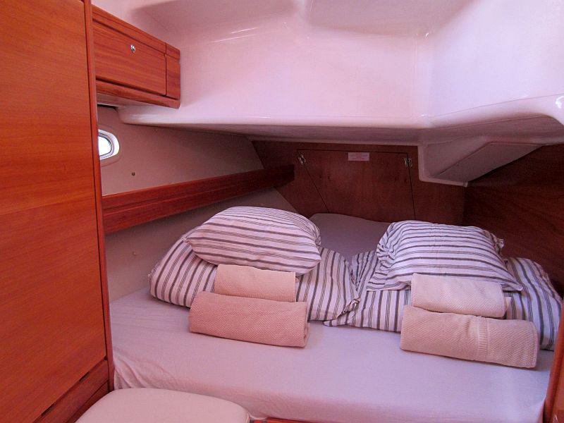 Book yachts online - sailboat - Bavaria 39 Cruiser - Anuschka - rent