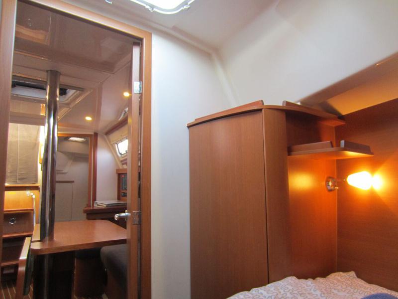 Book yachts online - sailboat - Hanse 325 - Aurelia - rent