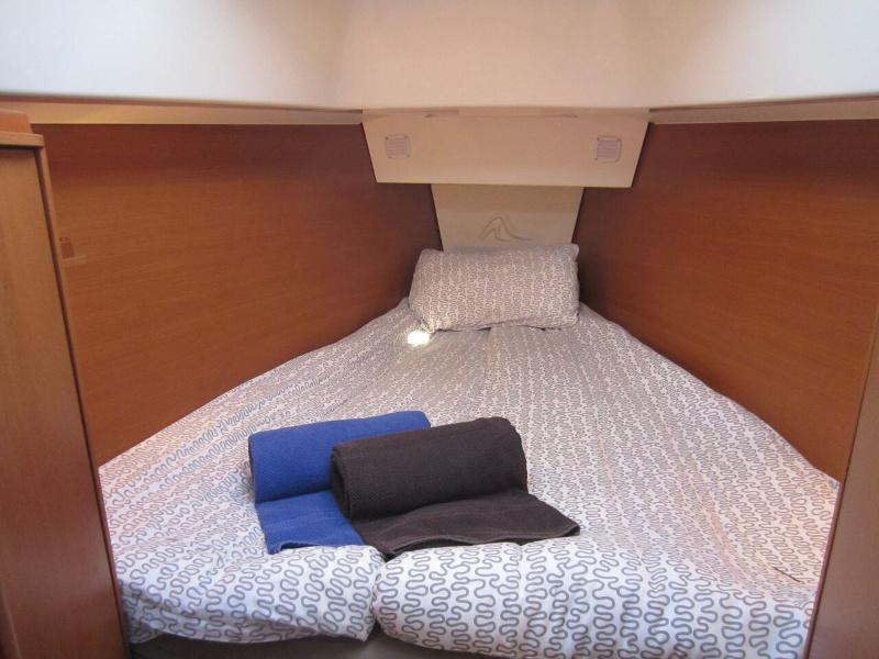 Book yachts online - sailboat - Hanse 325 - Aurelia - rent