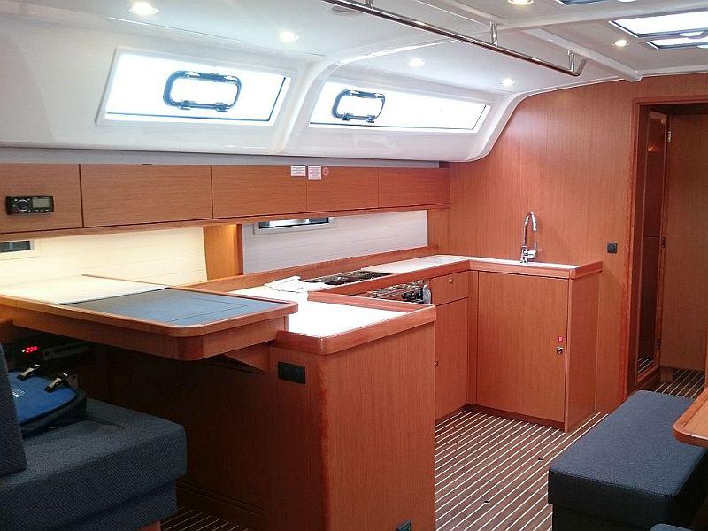 Book yachts online - sailboat - Bavaria Cruiser 51 - Alissa - rent