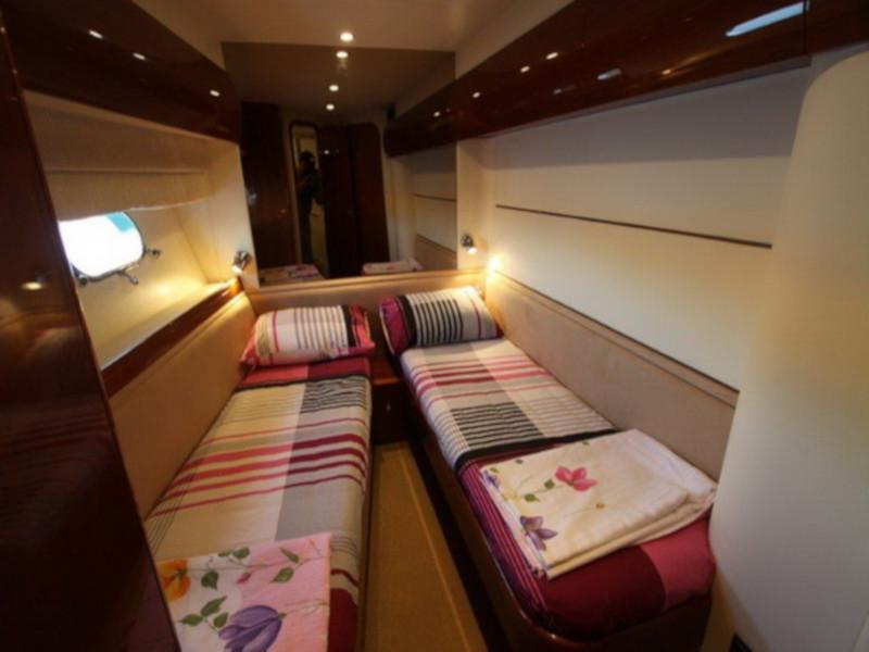 Book yachts online - motorboat - Princess 65 Fly - Pırıl - rent