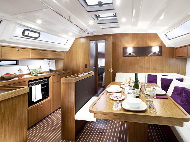 Book yachts online - sailboat - Bavaria Cruiser 46 - EC- 46C-14-G - rent