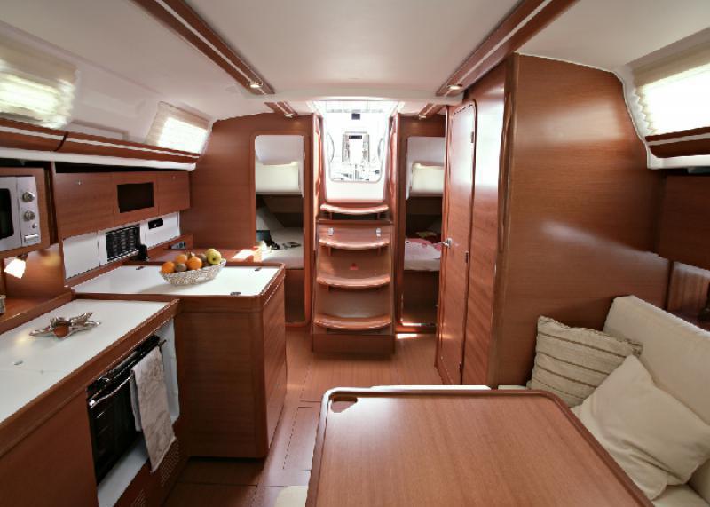 Book yachts online - sailboat - Dufour 380 / 2 cbs - EC- 386-13-CR - rent