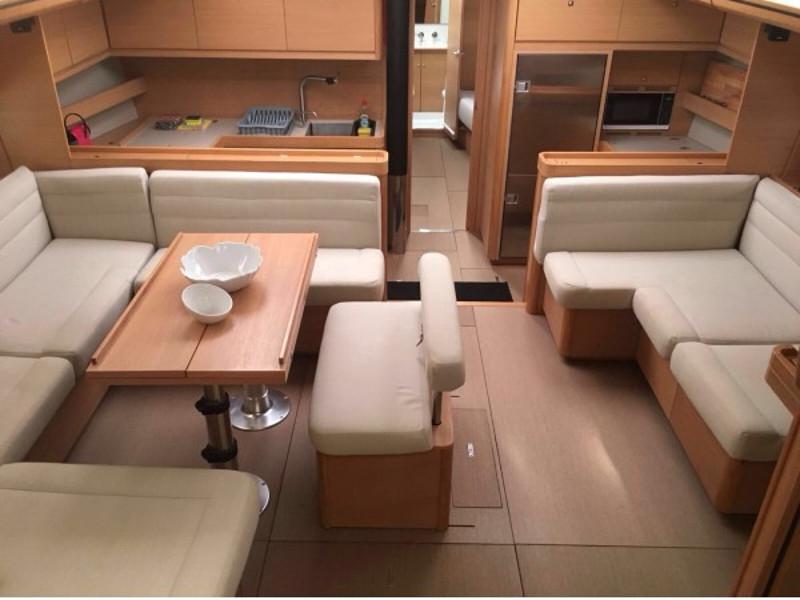 Book yachts online - sailboat - Dufour 560 - EC- 560-15-CR - rent