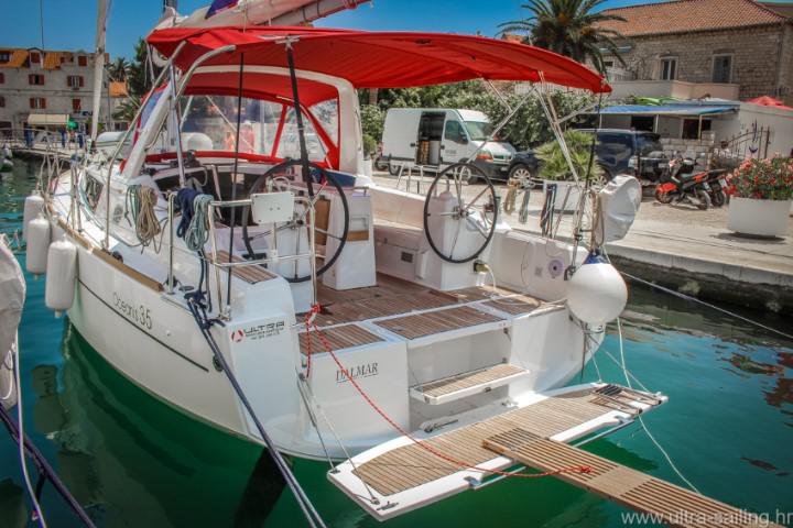 Book yachts online - sailboat - Oceanis 35 - DALMAR - rent