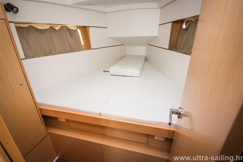 Book yachts online - sailboat - Oceanis 35 - GASTON - rent