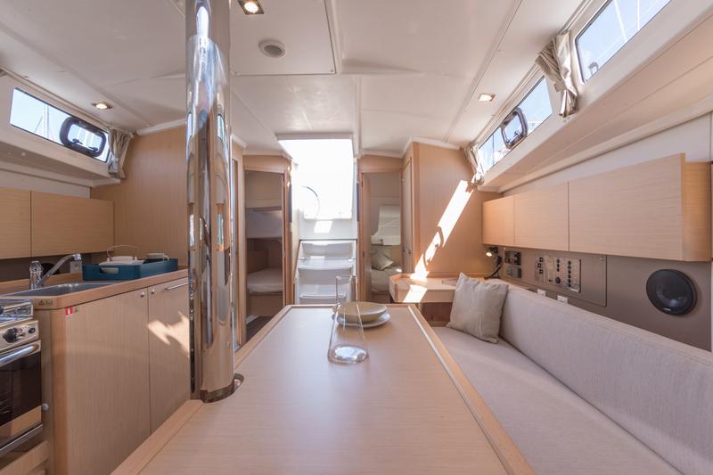 Book yachts online - sailboat - Oceanis 38.1 - CVITA - rent