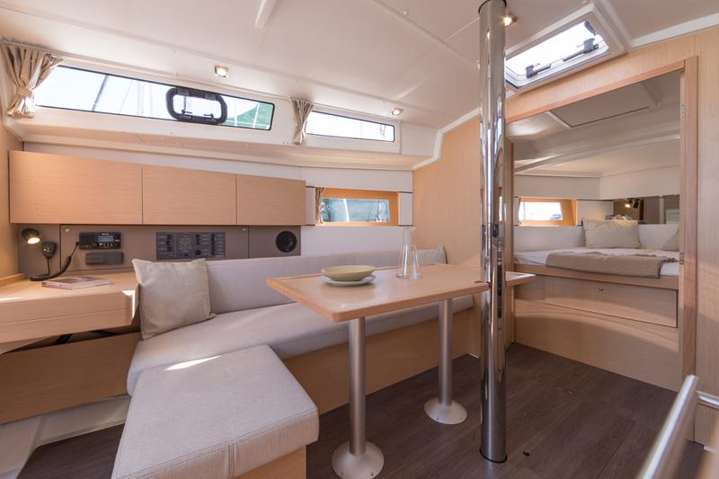 Book yachts online - sailboat - Oceanis 38.1 - CVITA - rent