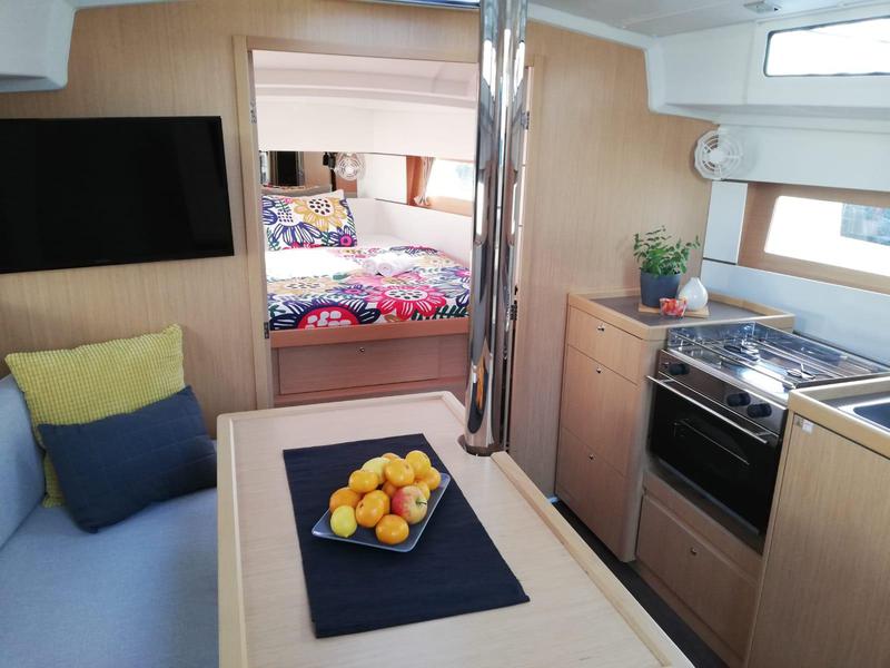 Book yachts online - sailboat - Oceanis 30.1 - YODA - rent