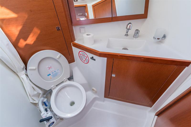 Book yachts online - sailboat - Oceanis 45 - ZOA - rent