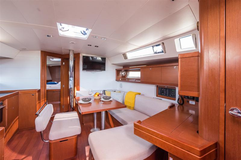 Book yachts online - sailboat - Oceanis 45 - ZOA - rent