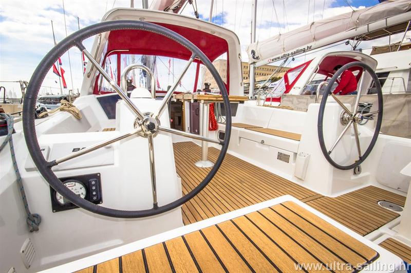Book yachts online - sailboat - Oceanis 35 - GALA - rent