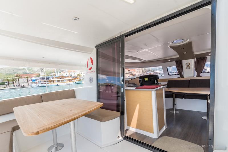 Book yachts online - catamaran - Lipari 41 - UNS INN - rent