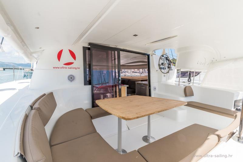 Book yachts online - catamaran - Lipari 41 - UNS INN - rent