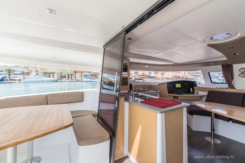 Book yachts online - catamaran - Lipari 41 - UNS INN - rent
