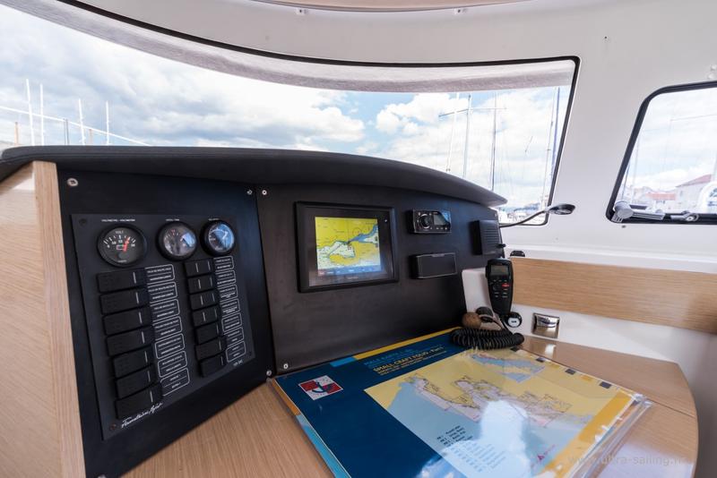 Book yachts online - catamaran - Lipari 41 - UNS INN - rent