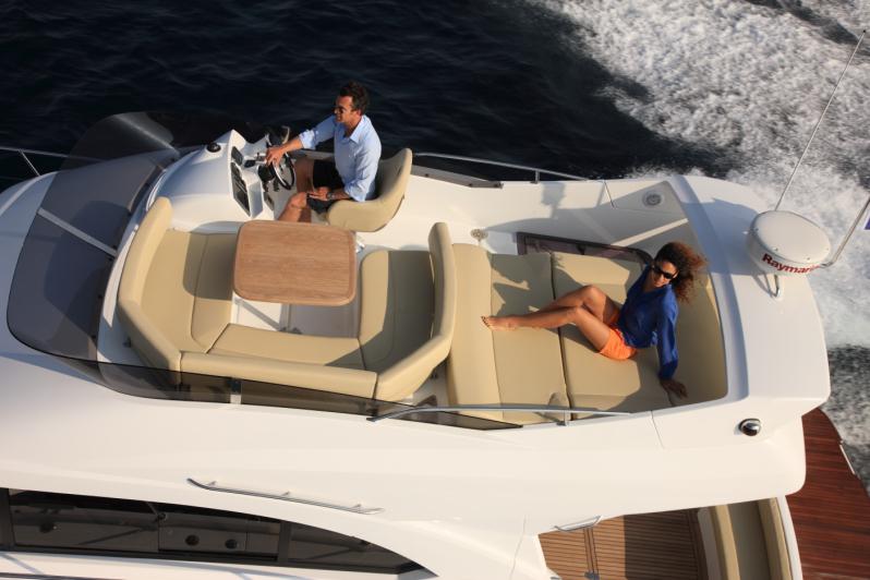 Book yachts online - motorboat - Antares 42 (2014) - ROKO V - rent