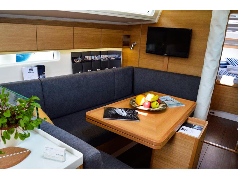 Book yachts online - sailboat - X-Yacht 4-3 - XAVIERA  - rent