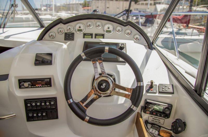 Book yachts online - motorboat - Antares 36 (2019) - ARIELA - rent