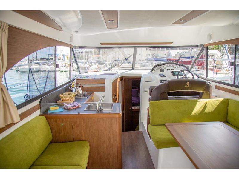 Book yachts online - motorboat - Antares 36 (2019) - ARIELA - rent