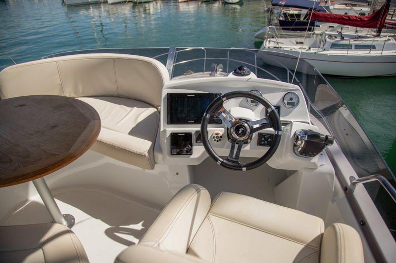 Book yachts online - motorboat - Antares 36 (2019) - ARIELA - rent