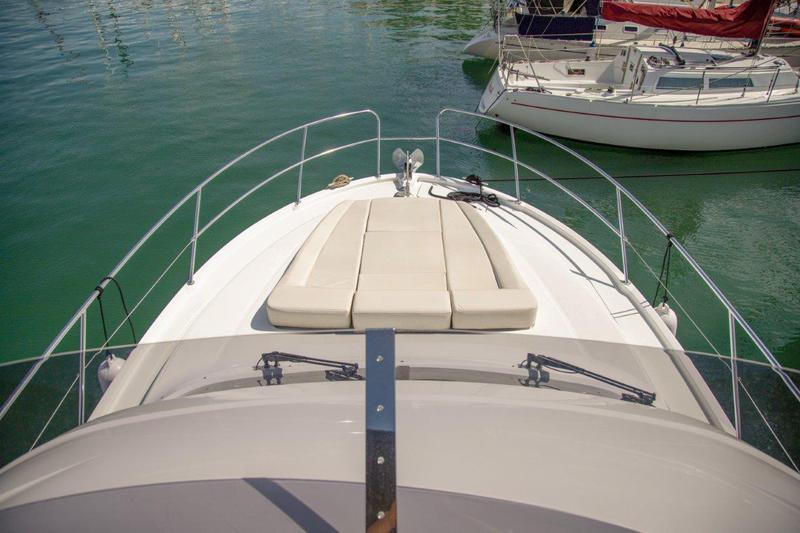 Book yachts online - motorboat - Antares 36 (2019) - ARIELA - rent